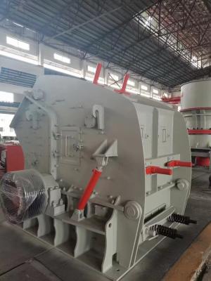 Mobile Crushing Equipment 37kw 80-160 TPH Mining Quarry Impact Limestone Crusher