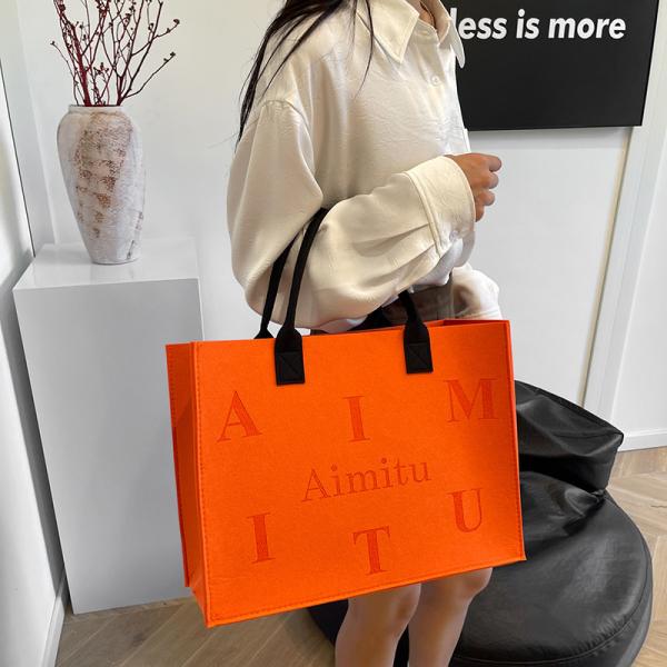 Portable Promotion Custom Printed Logo Felt Tote Bag Handbags Wool Felt Grocery Shopping Tote Bag Wholesale Fashion Women Daily Felt Gift Tote Bag With Outer Pocket