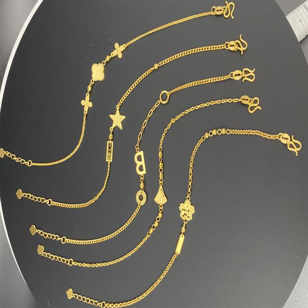 Delicate 18K Rose Gold Heart Bracelet