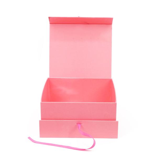 1600g Pink Magnetic Hard Gift Boxes With Ribbon Spot UV