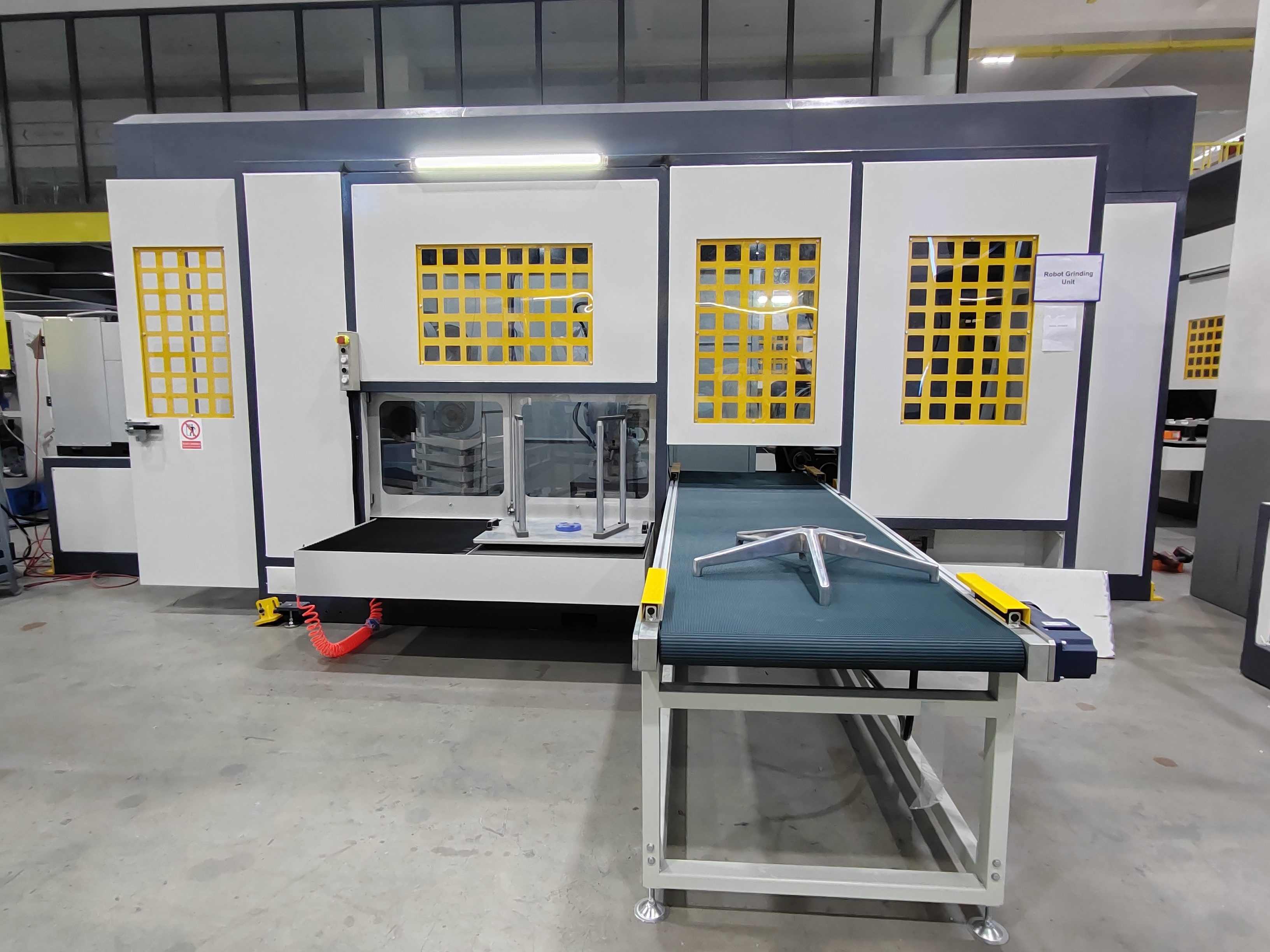 High-Volume Robotic Polishing Machine For Aluminum Chair Base