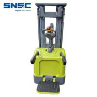 Appareil électrique d'empilage de l'apilador 1500kg 2000kg Rider Stacker chariot élévateur à fourchette avec le client demandé