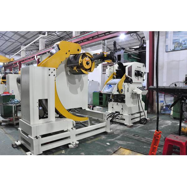 3 - внутри - одна машина фидера металлического листа пробивая штемпелюя автоматизацию