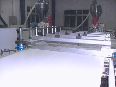 Linha à prova de choque isolação térmica da extrusão da placa da espuma do PVC resistente do tempo