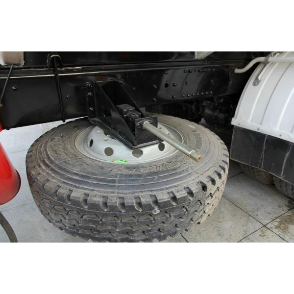 Sinotruck Howo 6*4 режим привода 10 шина нефтетанкер грузовик 25 кубических 10 метров длиной LHD