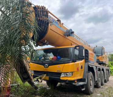 2019 XCMG Used Crane, The XCA220, Has A 73-Meter Boom, A 44-Meter Jib, And A 74-Ton Counterweight. It Has Been Operating For 2540 Hours And Is In Excellent Working Condition.