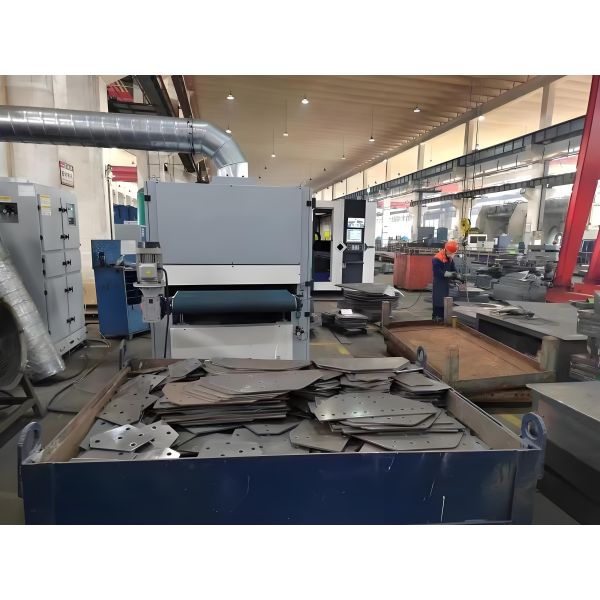 28KW Machine Power Plate Polishing Machine Removing Burr During The Cutting Process