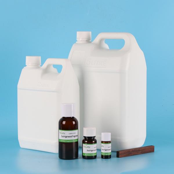 100% d'huile liquide concentrée à l'arôme d'agarwood à l'odeur d'ourd, à longue durée de vie, pour la fabrication de parfums