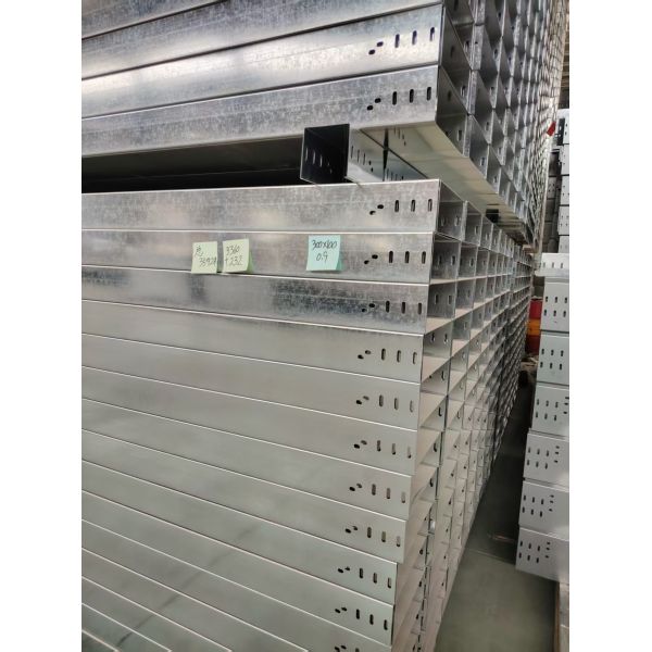 Anti-Corrosion Galvanized Ladder Cable Tray 1.2mm Thick for Industrial Construction Customization