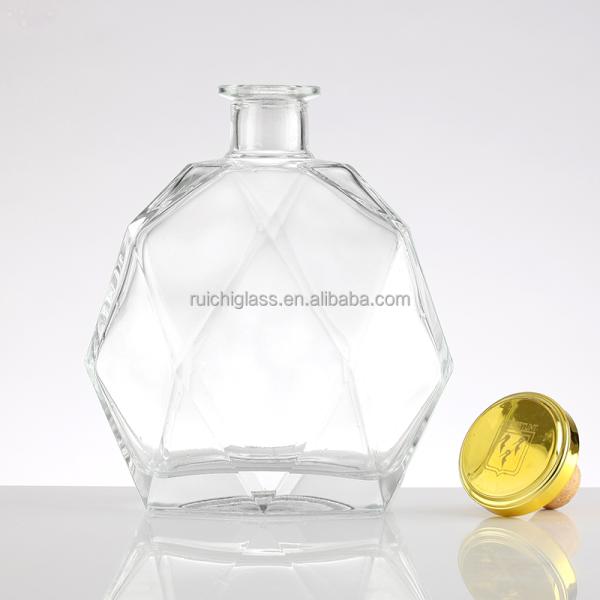 Tipo de sellado personalizado 500 ml Super Flint Alta transparencia Fantasía Botella de vidrio de whisky XO