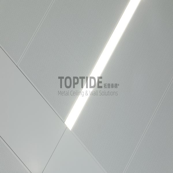 Non Flammable 600×600 Perforated Aluminium Panels Facade Acoustic Ceiling Board For Airport
