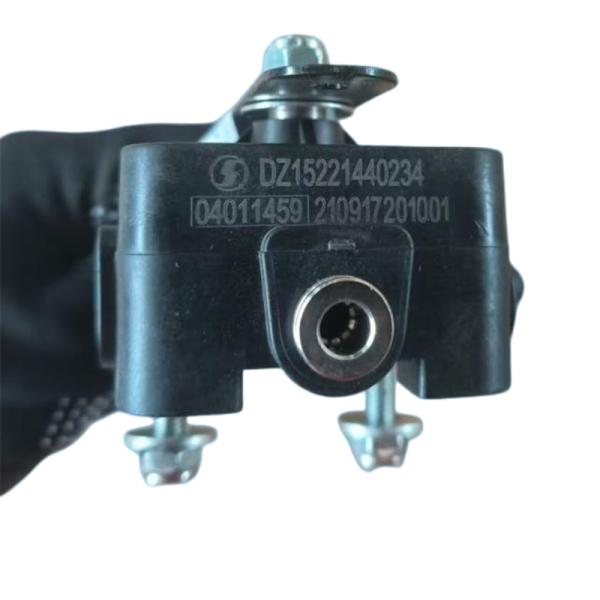 DZ15221440234 Truck Cab Parts Right Front Height Control Valve For X3000 M3000 H3000