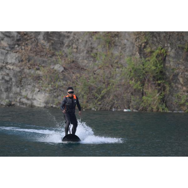 Black Carbon Fibre BluePenguin Electric/Fuel Surfboard 110cc Two-Stroke Engine 19kg