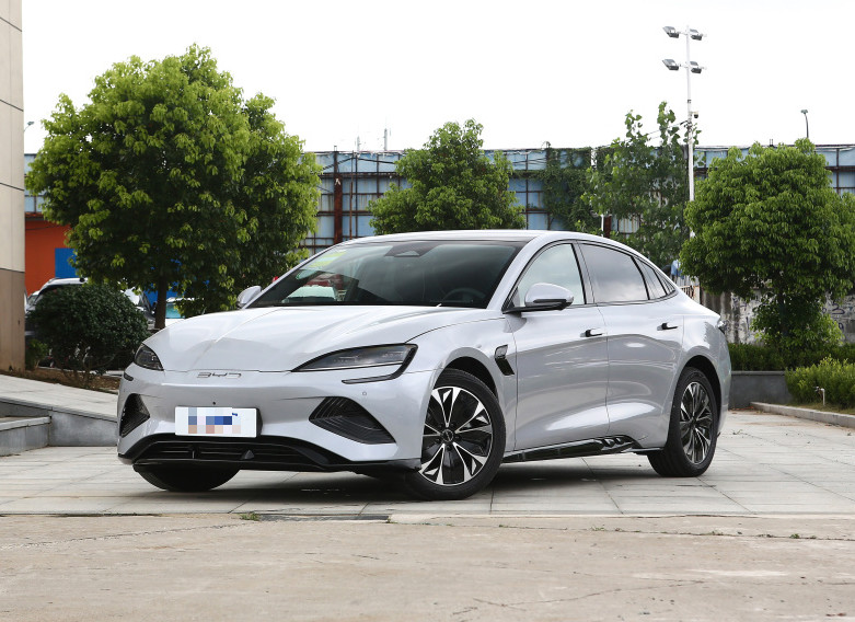 BYD Plug In Hybrid 5-местный седан Автомобиль Черный Белый