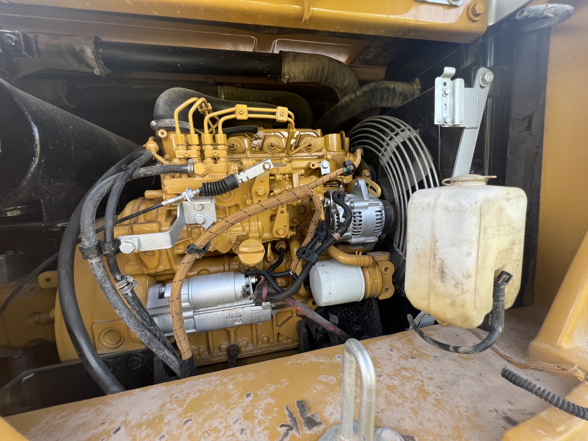 CAT307E Использованный мини-экскаватор Caterpillar с 0,33м3 ведровым ведро 7203kg