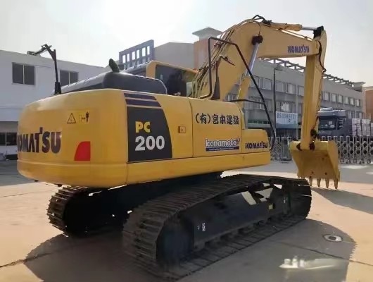 Excavateur Komatsu PC200-8 utilisé à haut rendement 19.9T avec système CLSS