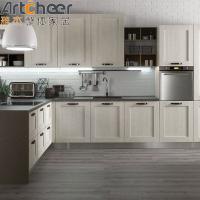 Gabinete de cocina de madera de diseño minimalista con armario de medio bullnose y gris claro