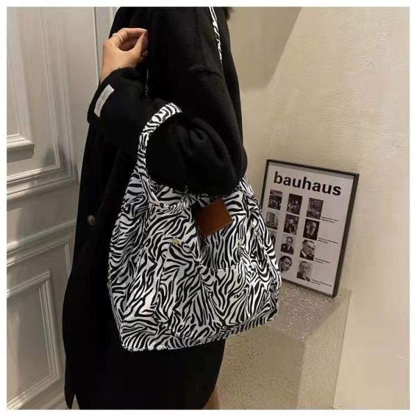 O leopardo das mulheres que imprime a lona de Eco ensaca a senhora animal Tote Bags da zebra do teste padrão