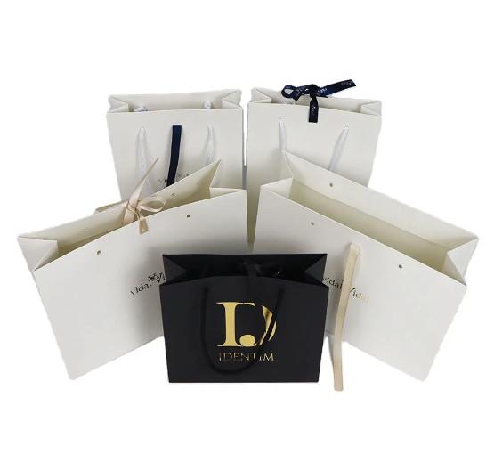 Embalagem de presente de Natal de luxo Tyvek Sacos de papel artesanal com logotipo do cliente