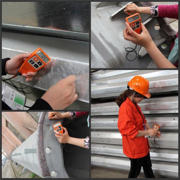 Башни одиночной антенны поляка в 15 метров трубчатой высокие освещая башню рангоута светлую