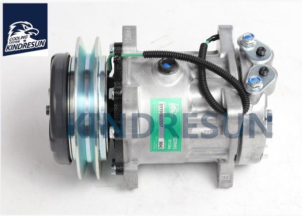 KOMATSU 7H15 Excavator Compressor For Air Conditioner 23B-07-61112