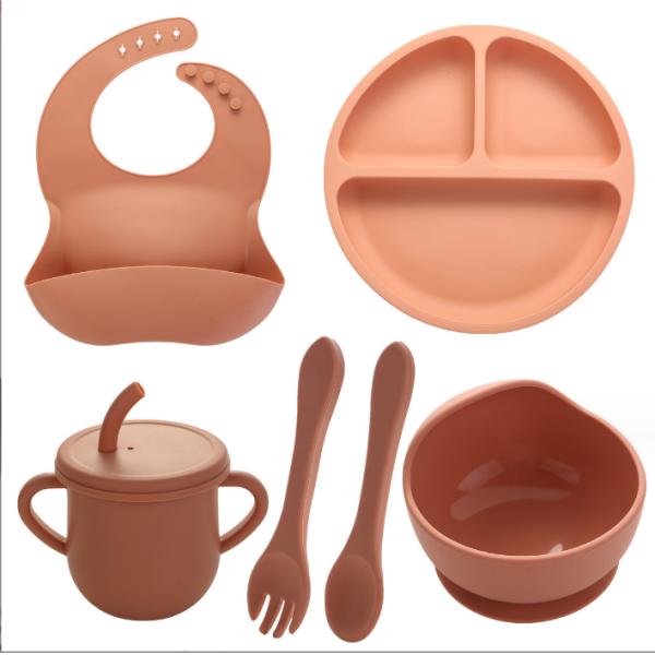 Durable Silicone Baby Feeding Set BPA Free Spoons Bibs Plate Customized Design Style