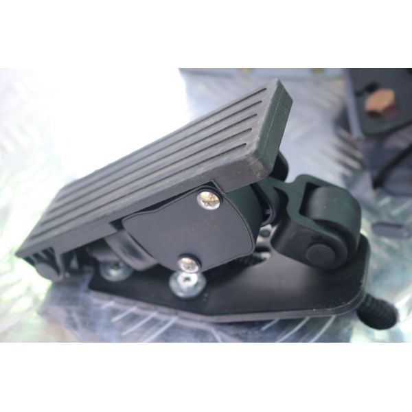 Ride-On Industrial Sweeper Powerful Dust Debris Collection Equipment