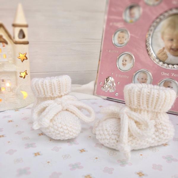 Y-Z Custom Logo Design Hand Knitted Crochet Home Newborn Girl Shoes Baby Booties for Baby Girls
