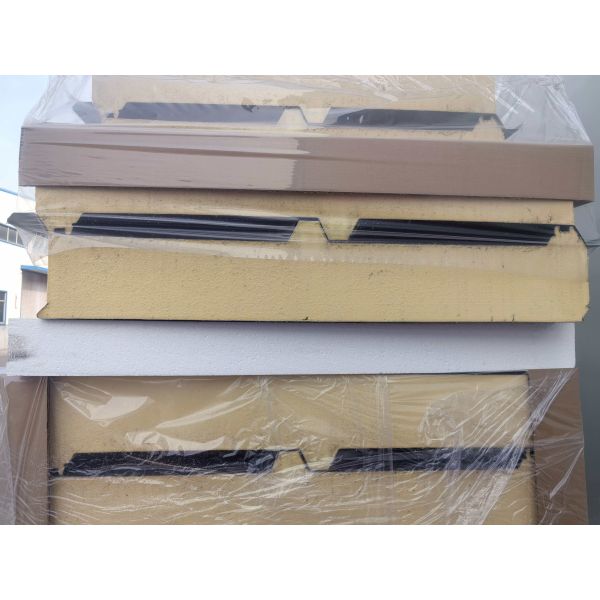 50mm To 150mm PIR Roof Panels with Polyisocyanurate Foam Core and Class B1 Fire Resistance for Industrial and Commercial Roofs