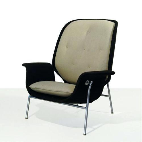 Kangaroo Fiberglass Arm Chair For Home Decoration And Office Multi Color