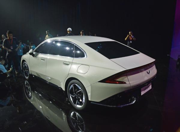 2024 Xingguang PHEV Sedan Hybrid Car Direção esquerda 5 lugares 5 portas por Wuling StarLight