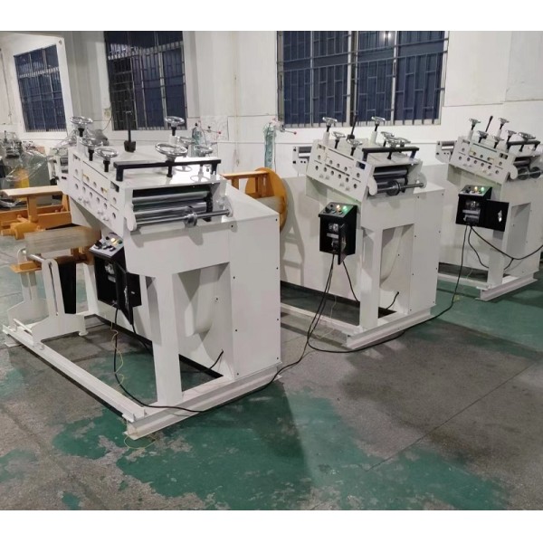 Automatic Metal Straightening Machine 15m/min Feeding Speed for 1500kg Rack Load