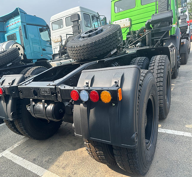 7.5T Передняя ось Beiben Dump Truck Ручная коробка передач Левое рулевое управление с задней камерой