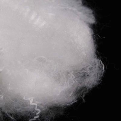 64 mm Fibras sintéticas feitas pelo homem com baixo ponto de fusão Poliéster para almofada