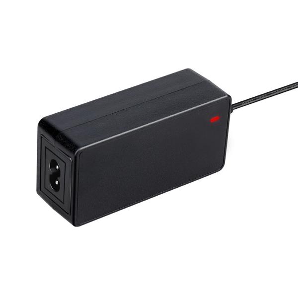 8.4V 37.8V Li Ion Battery Charger 65W Desktop Style Overcurrent Protection High Security