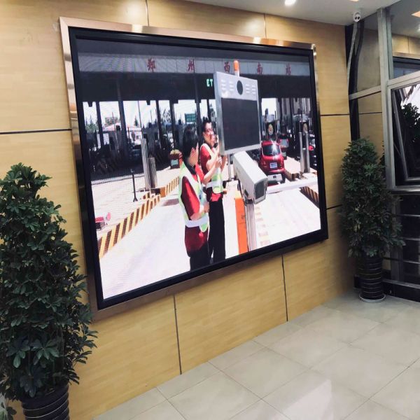 LED Screen Display LED Indoor 2 X 1 Metro Indoor LED Video Wall Screen