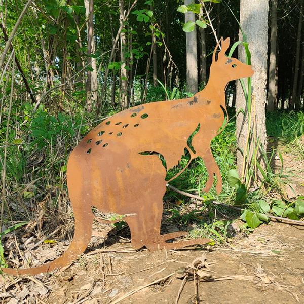 Custom Design Opossum Shape Outdoor Metal Garden Decor Accessories