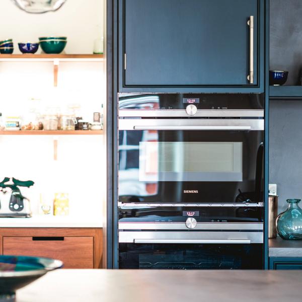 Customized Design Blue Raised Door Kitchen Cupboards Corner Wall Cabinets With Island