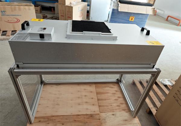 Efficiency Laminar Clean Bench with SUS304 Stainless Steel Aluminum 110V/220V Operated.