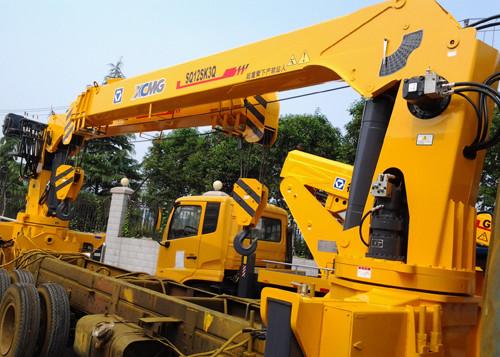 Hydraulic 12 ton Cargo Lorry-Mounted Crane With Telescopic Boom