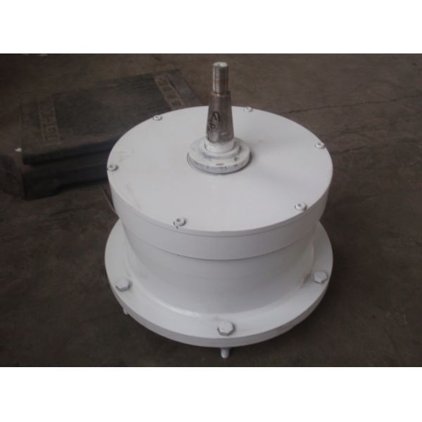 low noise vertical axis wind generator with low start-up wind speed vawt