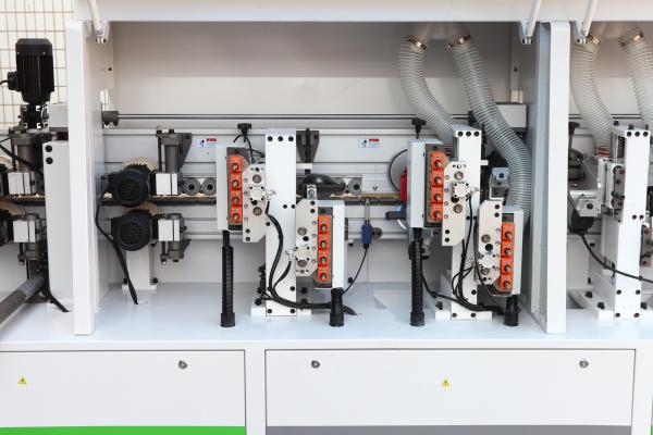 Minuto de alta velocidade linear das empresas 16.54kw 23.3m de EVA Wood Edge Banding Machine