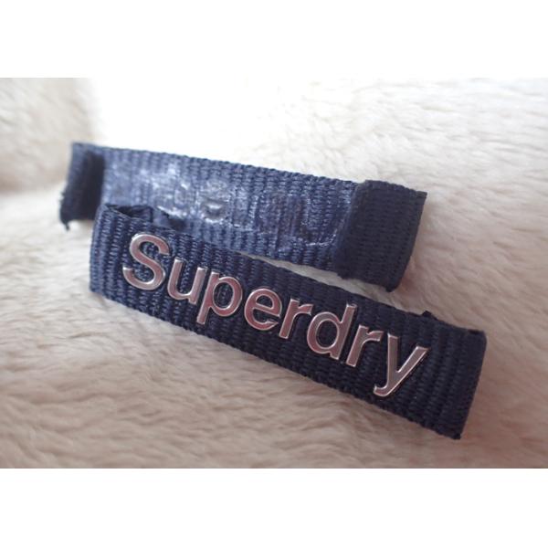 Etiqueta de plata de alta frecuencia del cuello de la ropa del logotipo de Superdry 3D para las chaquetas