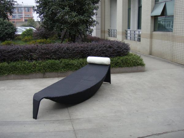 All Weather Outdoor Rattan Daybed Leaf Bed For Patio Beach Pool
