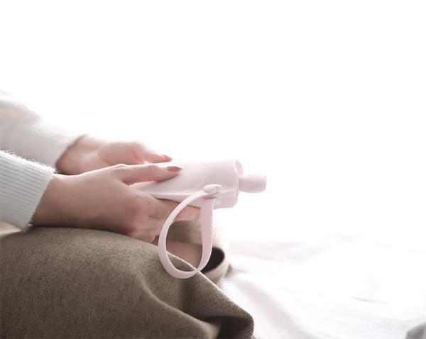 Saco de garrafa de água quente de silicone pequeno com tampa de malha para alívio da dor cintura volta pescoço cólicas menstruais