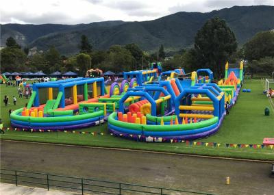 Divertimento inflável 5K do grande tamanho, combinação flexível do curso Bouncy do assalto do castelo