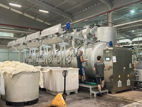 Adjustable Nozzle Environmental Energy Saving Uniform Flow Dyeing Machine