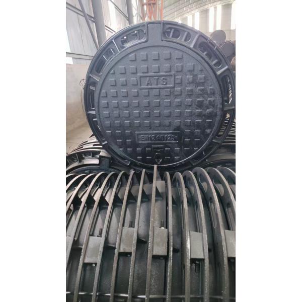 D400 Couvercle de trou d'homme en fonte ductile avec peinture par pulvérisation et oxydation anodique avec serrure pour routes urbaines