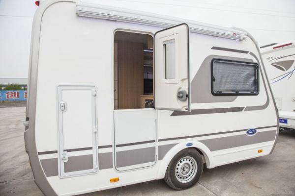 Reboque de acampamento recreacional da caravana do rv Motorhome com 50L Gray Water Tank 1000W
