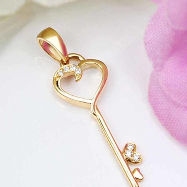18K Rose Gold White Gold Yellow Gold Key Pendant with Diamonds (GDN014)